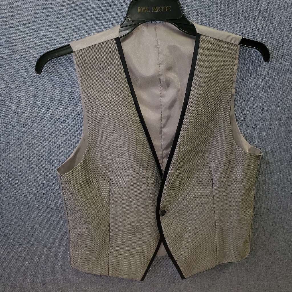 Mens Vest  Size 50  Brand New  V  68